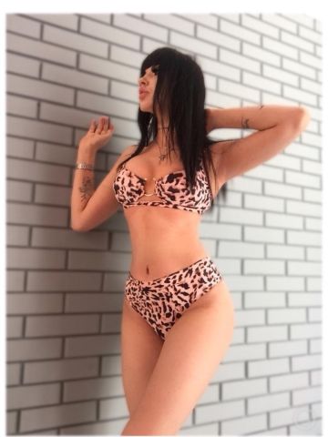 Карина Горячая Брюнетка фото 2